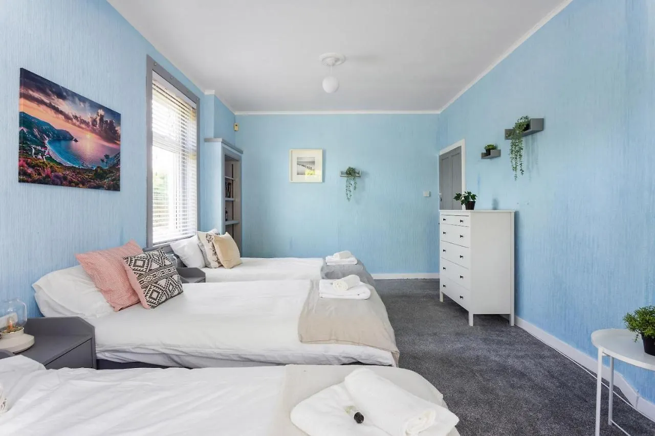 Lovely 3Bed House-Private Parking Villa Edinburgh Holiday home