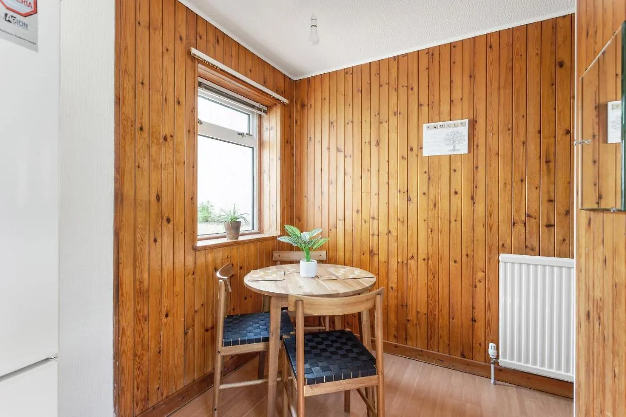 Lovely 3Bed House-Private Parking Villa Edinburgh 0*,  United Kingdom