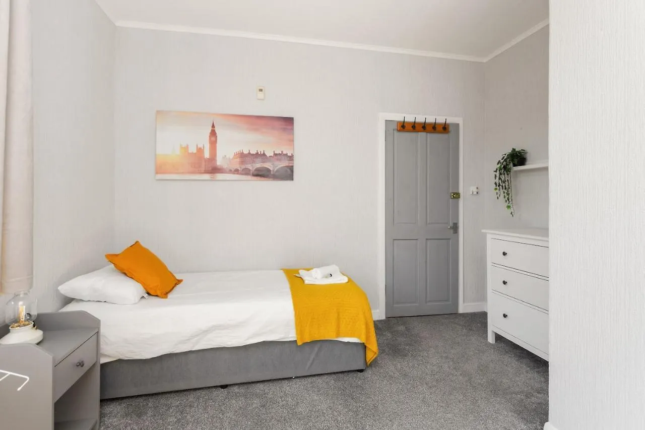 Lovely 3Bed House-Private Parking Villa Edinburgh Holiday home