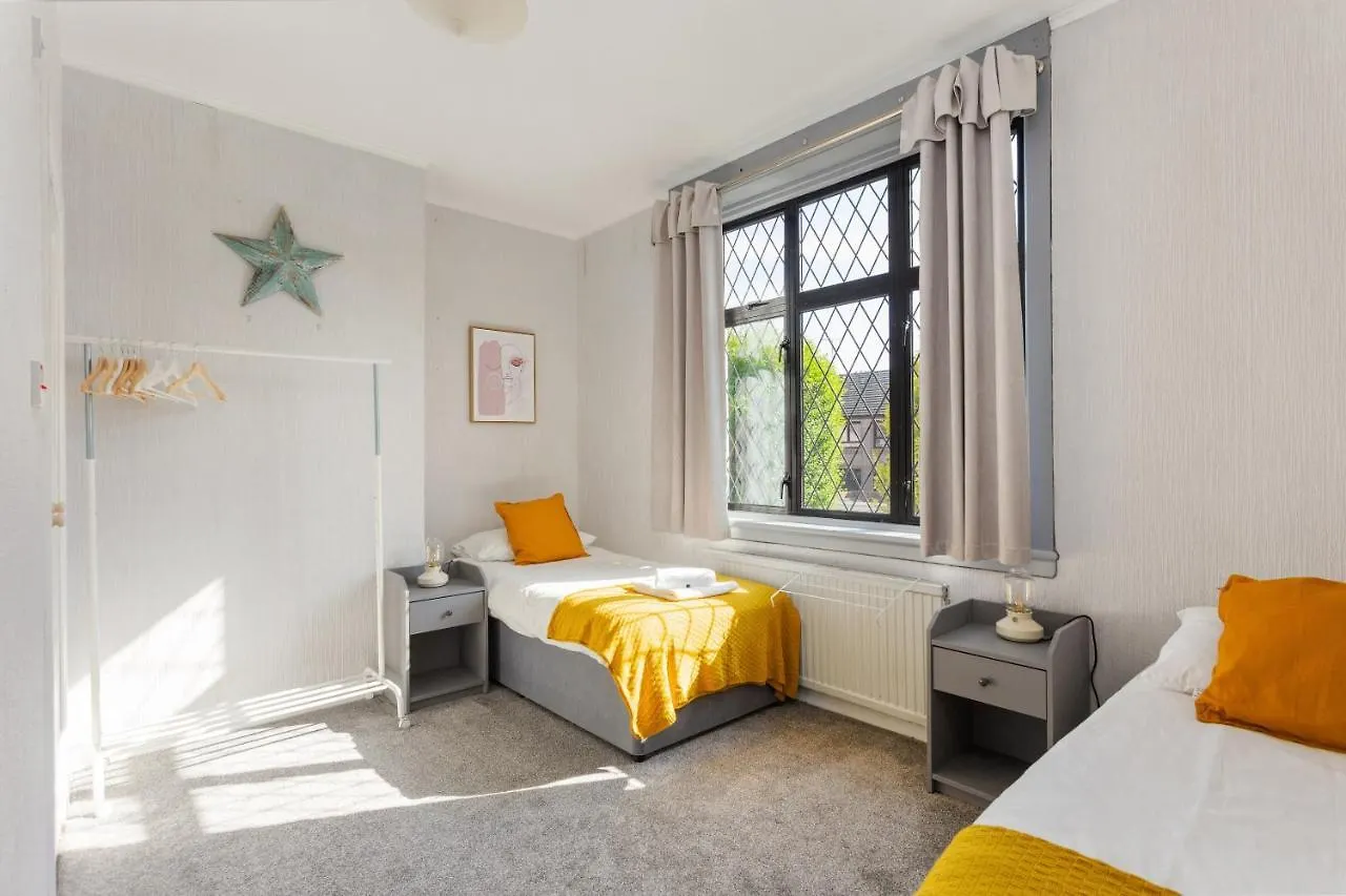 Lovely 3Bed House-Private Parking Villa Edinburgh Holiday home